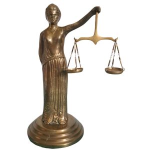 Statuette en laiton Lady Justice